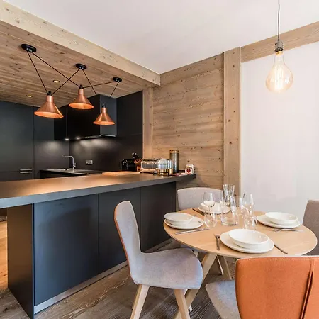 Lägenhet Chaleureux 4 Pers, Centre, A 2 Pas Des Pistes, Parking, Inclus - Fr-1-631-204 Courchevel